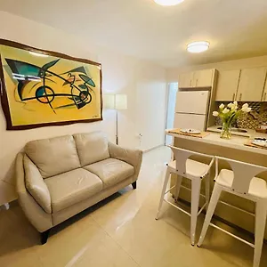 Apartment Compact Haven With Private Entrance And Free Parking And Laundry, Ponce